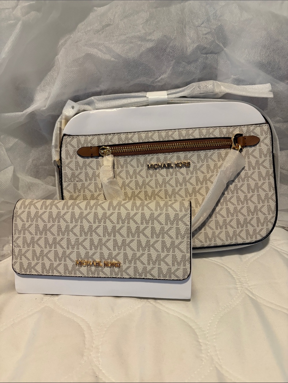 Michael Kors Cream and White Signature Crossbody Bag with Matching Wallet